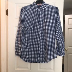 Very gently used Vineyard Vines button down - M